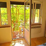 Apartment Pomalo Retreat, Your Calm Escape Near The City, Sunlit Terrace, Space & Comfort And Parking