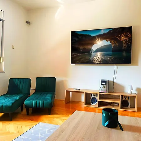 아파트 Pomalo Retreat, Your Calm Escape Near The City, Sunlit Terrace, Space & Comfort And Parking