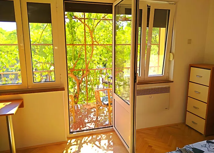 Lägenhet Pomalo Retreat, Your Calm Escape Near The City, Sunlit Terrace, Space & Comfort And Parking