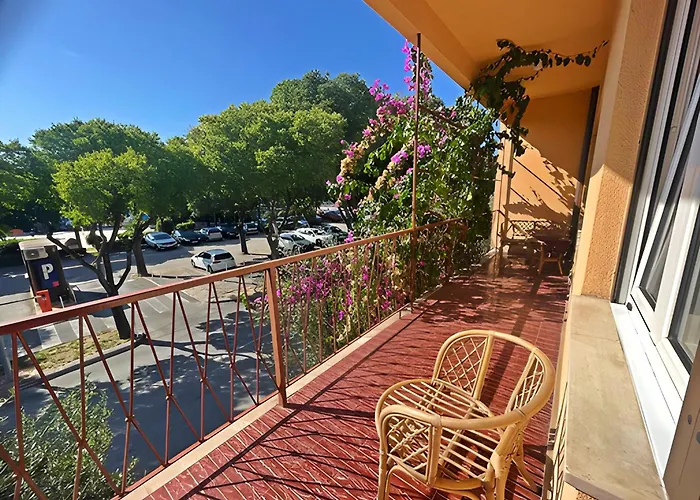 Lägenhet Pomalo Retreat, Your Calm Escape Near The City, Sunlit Terrace, Space & Comfort And Parking Split