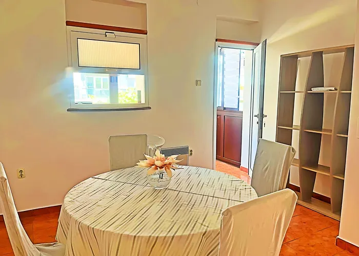 Pomalo Retreat, Your Calm Escape Near The City, Sunlit Terrace, Space & Comfort And Parking *