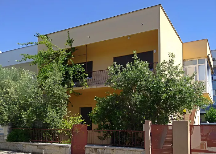 Lägenhet Pomalo Retreat, Your Calm Escape Near The City, Sunlit Terrace, Space & Comfort And Parking Split