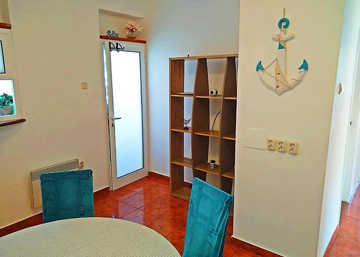 Lägenhet Pomalo Retreat, Your Calm Escape Near The City, Sunlit Terrace, Space & Comfort And Parking Split