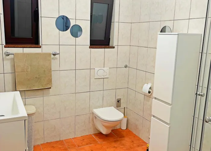 Pomalo Retreat, Your Calm Escape Near The City, Sunlit Terrace, Space & Comfort And Parking Lägenhet Split