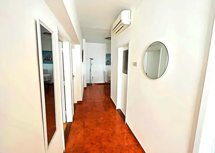 Pomalo Retreat, Your Calm Escape Near The City, Sunlit Terrace, Space & Comfort And Parking 스플리트